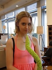 8 pictures - Chloe Cherry At The Galleria